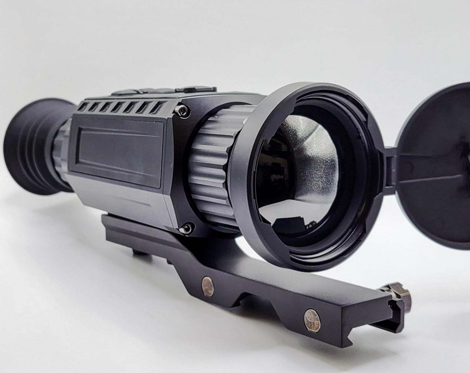 Тепловізійний приціл Snadesy SD-TS650 (50 мм, 640х512, 2600м)